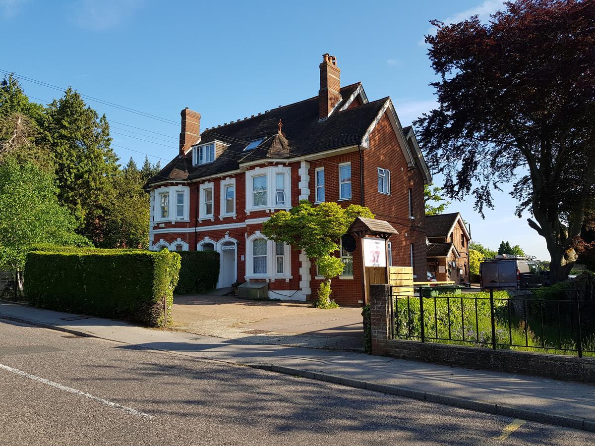 Anand Lodge Royal Tunbridge Wells Exterior foto